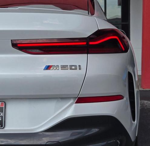 Photo of 2020 Mineral White Metallic BMW X6