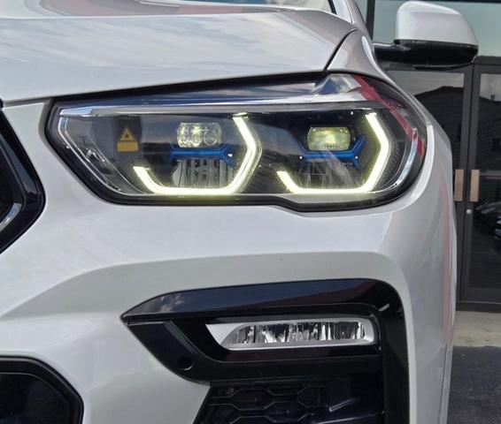 Photo of 2020 Mineral White Metallic BMW X6