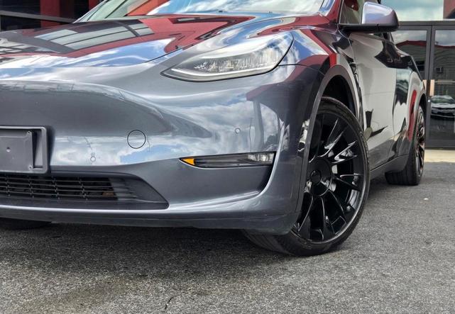 Photo of 2021 Midnight Silver Metallic Tesla Model Y