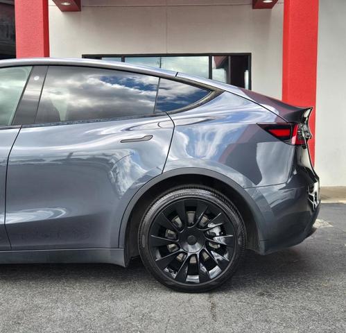 Photo of 2021 Midnight Silver Metallic Tesla Model Y