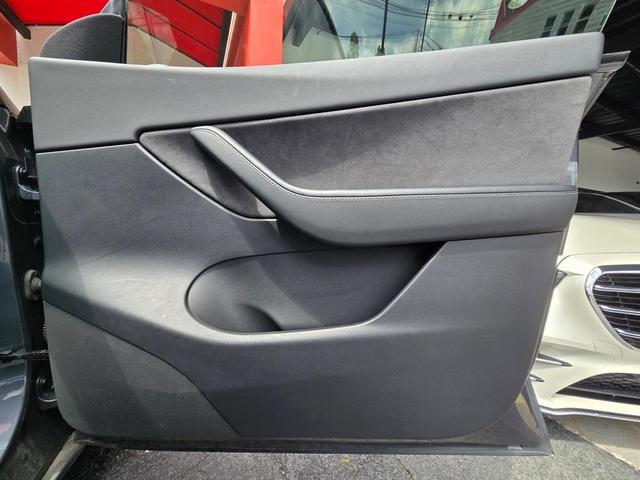 Photo of 2021 Midnight Silver Metallic Tesla Model Y
