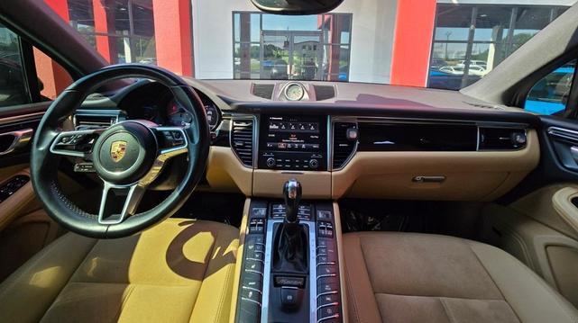 Photo of 2018 Black Porsche Macan