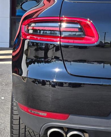 Photo of 2018 Black Porsche Macan