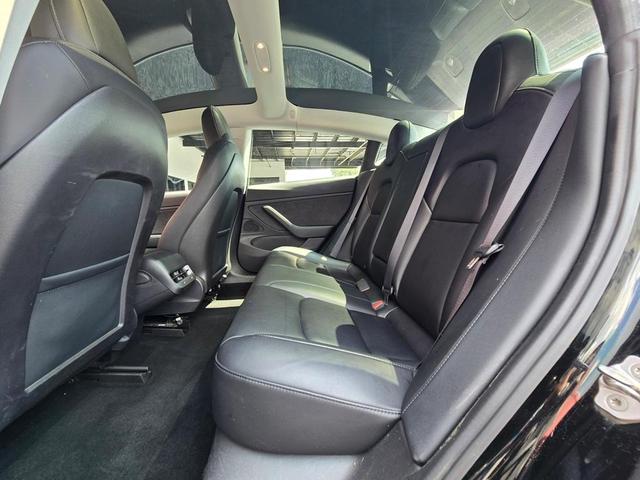 Photo of 2019 Black Tesla Model 3