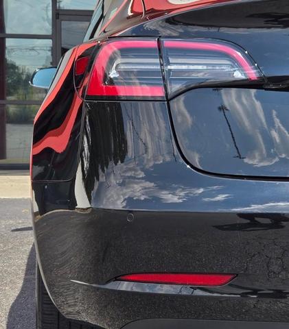 Photo of 2019 Black Tesla Model 3