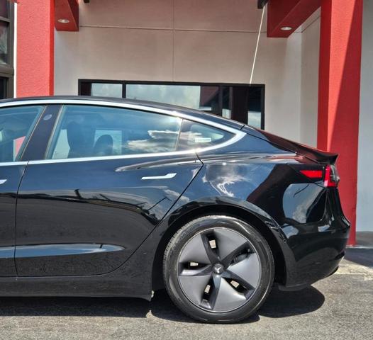 Photo of 2019 Black Tesla Model 3