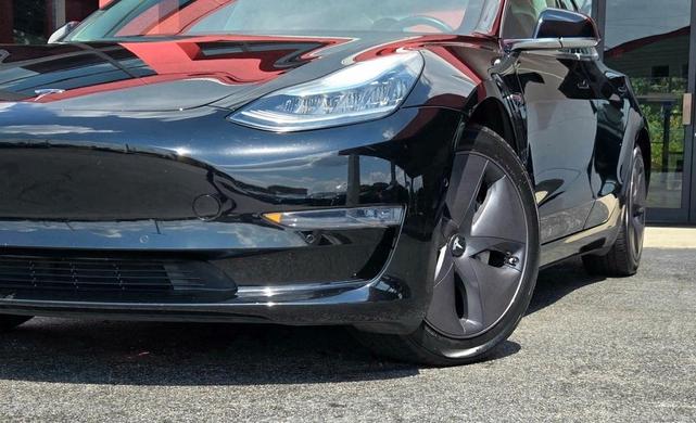 Photo of 2019 Black Tesla Model 3
