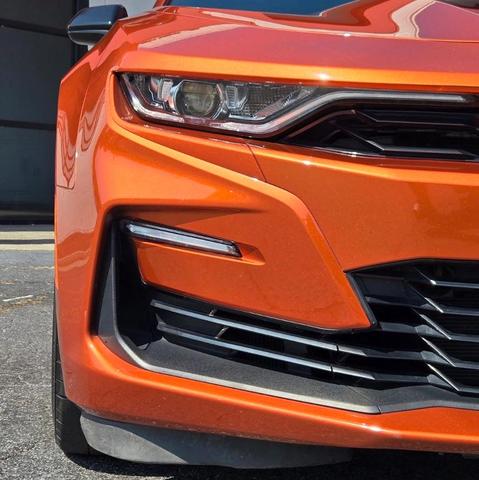 Photo of 2022 Vivid Orange Metallic Chevrolet Camaro