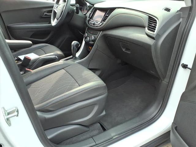 Photo of 2020 Summit White Chevrolet Trax