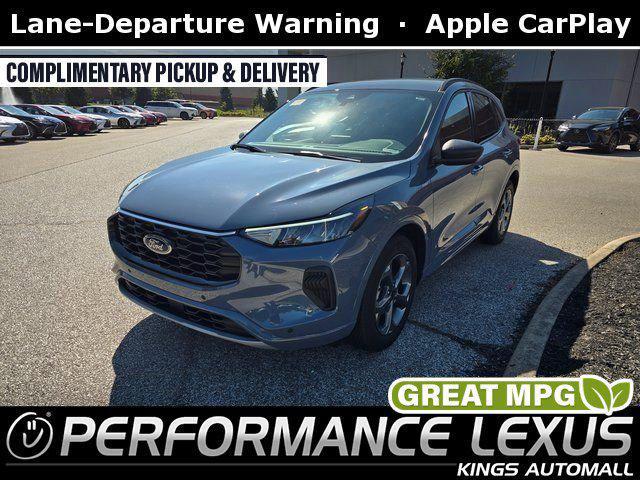 Photo of 2024 Vapor Blue Metallic Ford Escape