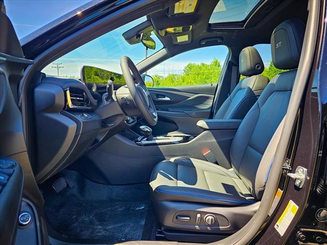 Photo of 2025 Ebony Twilight Metallic Buick Envista