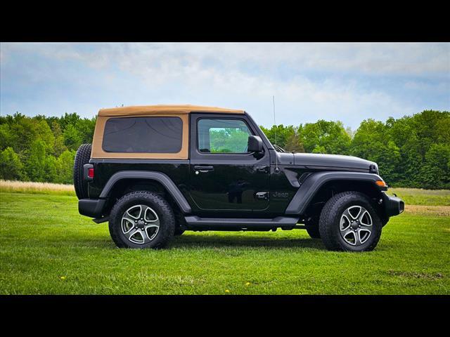 Photo of 2020 Black Clearcoat Jeep Wrangler