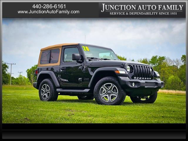 Photo of 2020 Black Clearcoat Jeep Wrangler