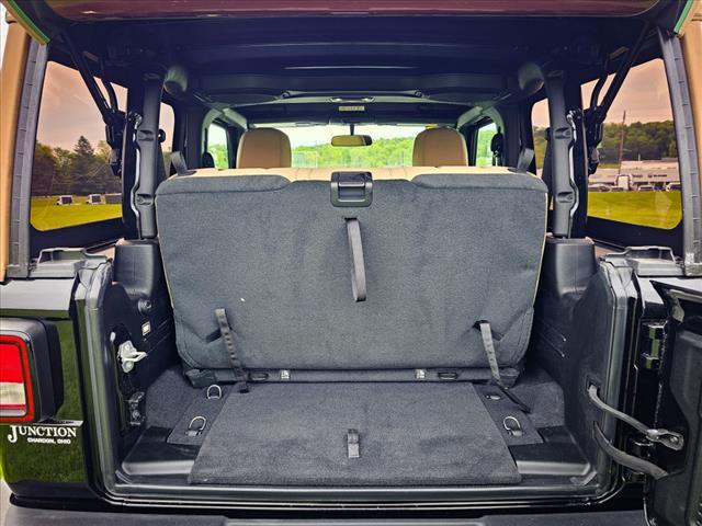 Photo of 2020 Black Clearcoat Jeep Wrangler