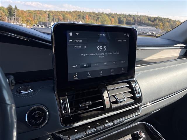 Photo of 2018 White Platinum Metallic Tri-Coat Lincoln Navigator