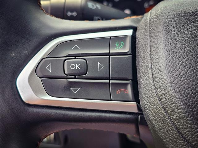 Photo of 2022 Diamond Black Crystal Pearlcoat Jeep Compass