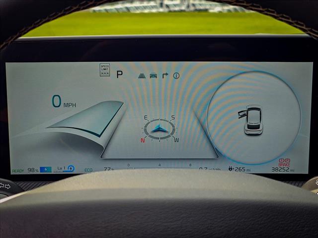 Photo of 2023 Snow White Pearl Kia EV6