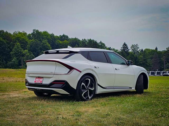 Photo of 2023 Snow White Pearl Kia EV6