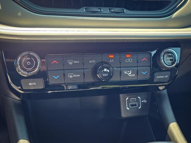 Photo of 2025 Bright White Clearcoat Jeep Compass