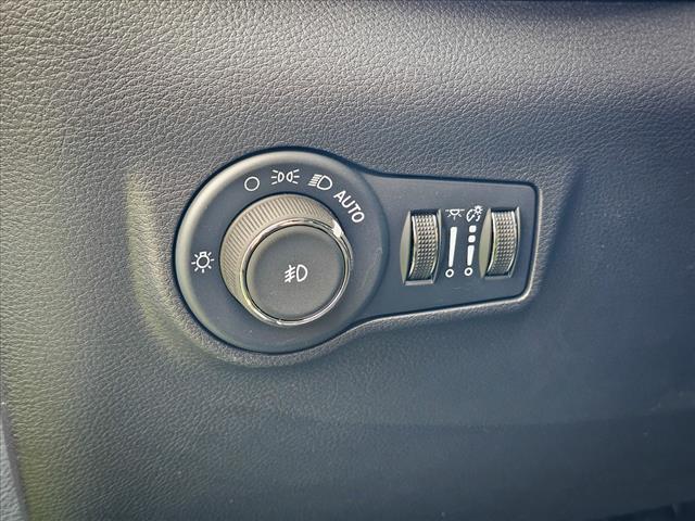 Photo of 2025 Diamond Black Crystal P/C Jeep Compass