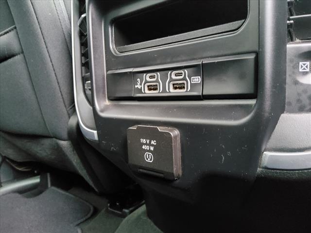 Photo of 2020 Diamond Black Crystal Pearlcoat RAM 1500