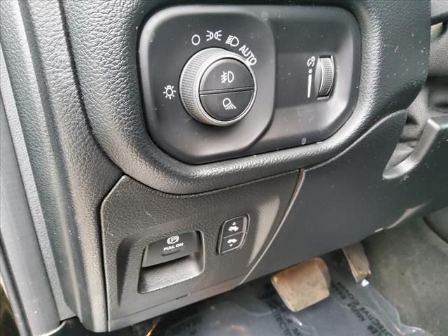 Photo of 2020 Diamond Black Crystal Pearlcoat RAM 1500