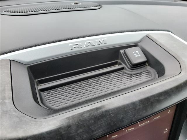 Photo of 2020 Diamond Black Crystal Pearlcoat RAM 1500