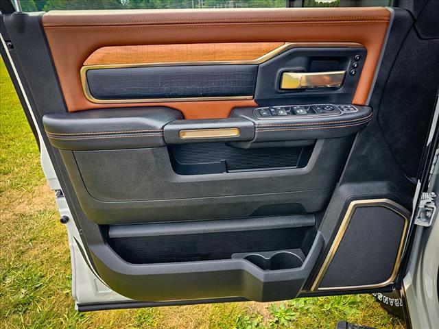 Photo of 2024 White RAM 2500