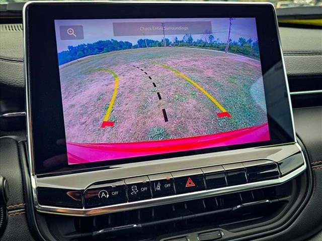 Photo of 2022 Redline Pearlcoat Jeep Compass