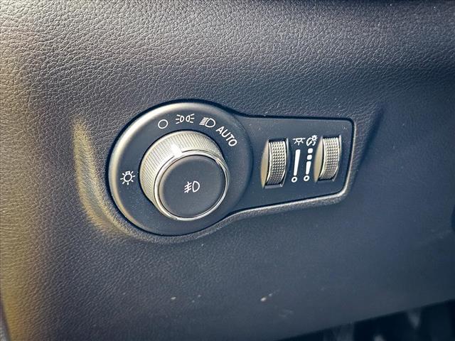 Photo of 2022 Redline Pearlcoat Jeep Compass