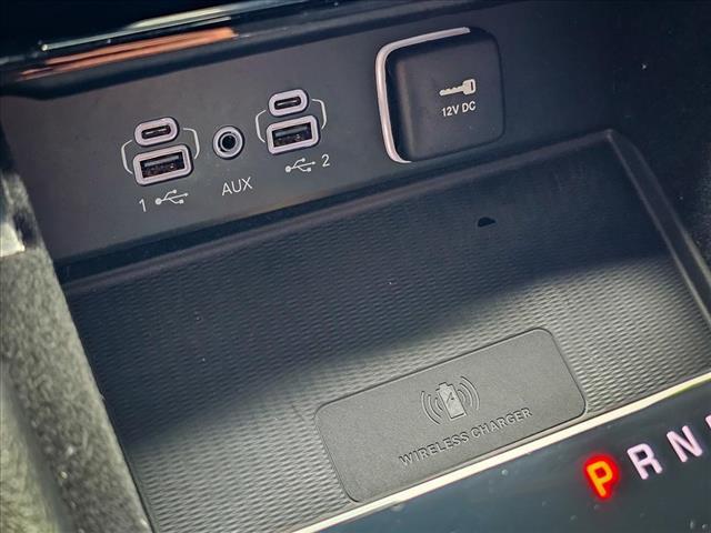 Photo of 2021 Diamond Black Crystal Pearlcoat Jeep Grand Cherokee L