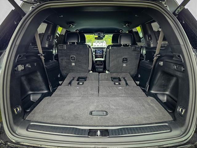 Photo of 2021 Diamond Black Crystal Pearlcoat Jeep Grand Cherokee L