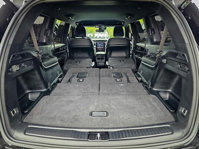 Photo of 2021 Diamond Black Crystal Pearlcoat Jeep Grand Cherokee L