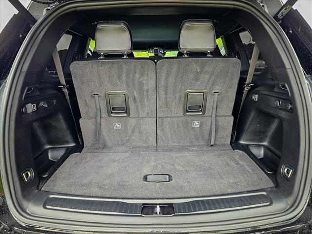 Photo of 2021 Diamond Black Crystal Pearlcoat Jeep Grand Cherokee L