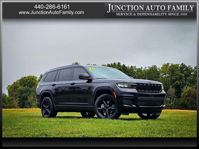 Photo of 2021 Diamond Black Crystal Pearlcoat Jeep Grand Cherokee L
