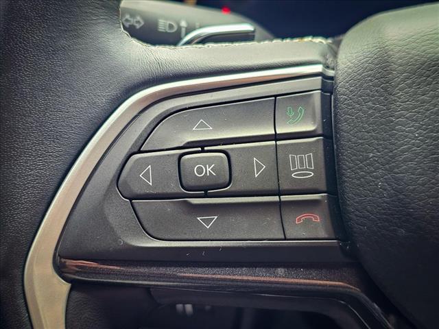 Photo of 2021 Diamond Black Crystal Pearlcoat Jeep Grand Cherokee L