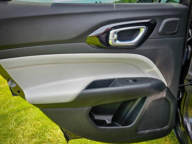 Photo of 2022 Grey Jeep Compass