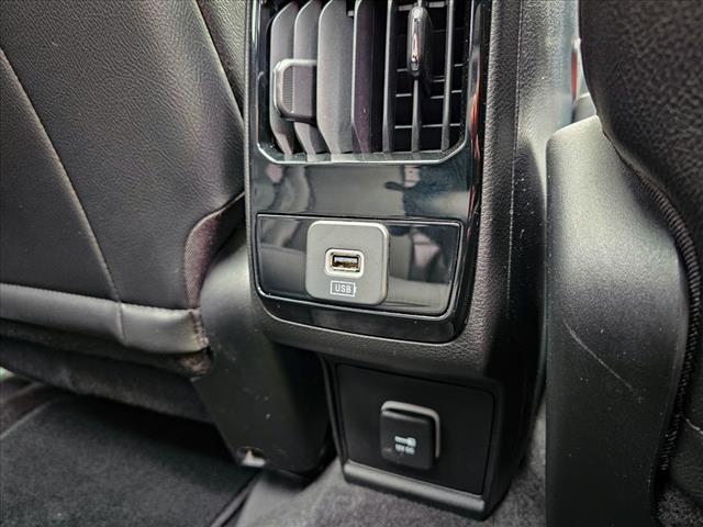 Photo of 2023 Bright White Clearcoat Jeep Compass