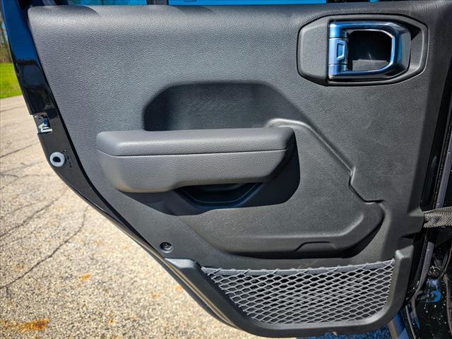 Photo of 2025 Black Clear Coat Px8 Jeep Wrangler