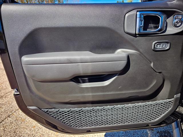 Photo of 2025 Black Clear Coat Px8 Jeep Wrangler