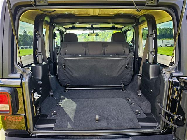 Photo of 2022 Black Clearcoat Jeep Wrangler