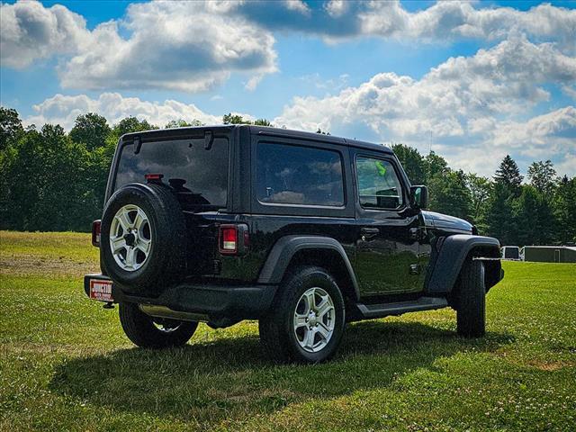 Photo of 2022 Black Clearcoat Jeep Wrangler