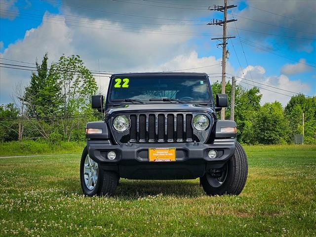 Photo of 2022 Black Clearcoat Jeep Wrangler