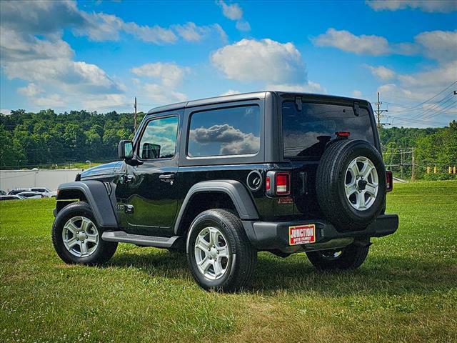 Photo of 2022 Black Clearcoat Jeep Wrangler