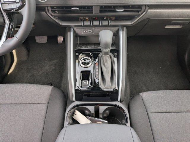 Photo of 2025 Summit White Chevrolet Colorado