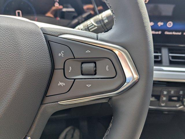 Photo of 2025 Summit White Chevrolet Trax