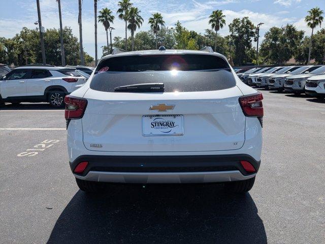 Photo of 2025 Summit White Chevrolet Trax