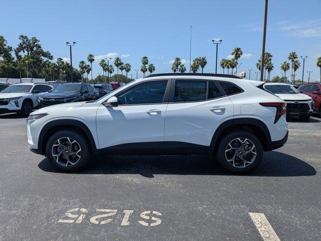 Photo of 2025 Summit White Chevrolet Trax