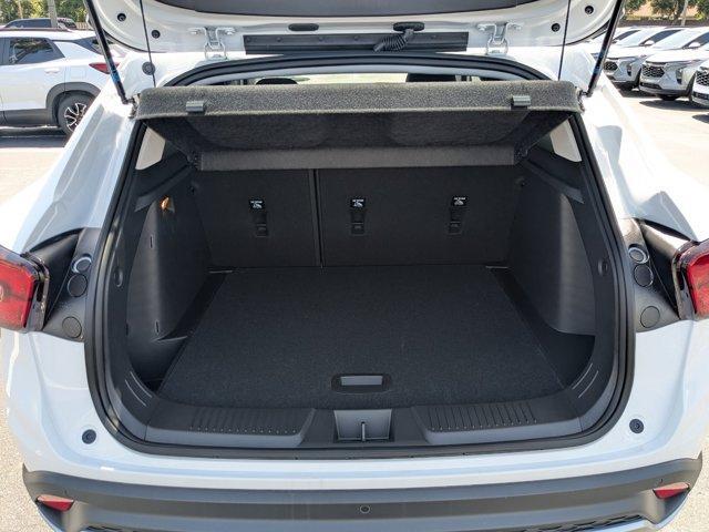 Photo of 2025 Summit White Chevrolet Trax