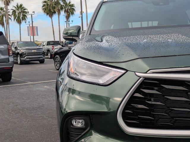Photo of 2024 Green Toyota Highlander